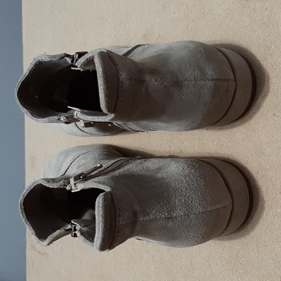 STEVE MADDEN LEATHER ANKLE BOOTS WOMEN'S ZIP BOTH SIDE - Picture 2 of 7